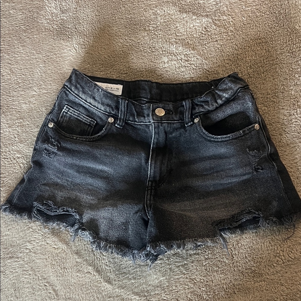 Black Zara kids shorts